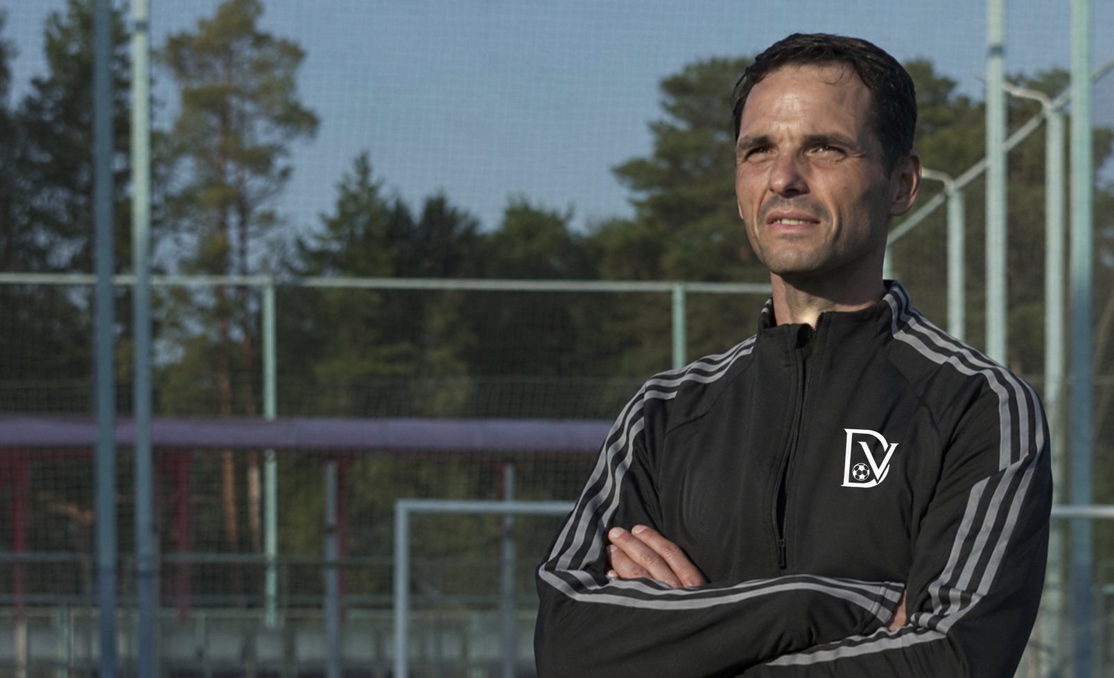 Retrato de Miguelangel Della Vecchia en un campo de fútbol